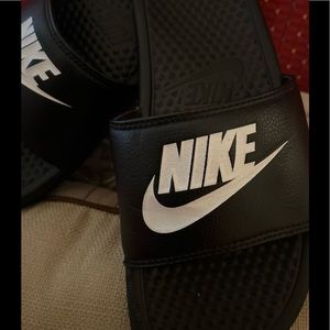 NIKE Benassi Slides NWOT Mens 8